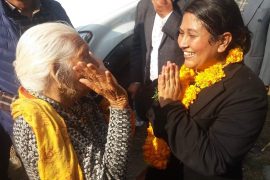 विद्या भट्टराई पनि चुनावी घरदैलाेमा व्यस्त