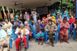 मिडवेस्ट उपाध्यक्ष सुबेदीद्धारा देवघाटका सय जना बृद्धबृद्धालाई भोजन ग्रहण