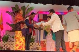 ल्होछारको उपल्यक्षमा पर्यटनदुत  राजा घले अमेरिकामा सम्मानित