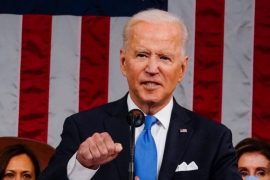 बाइडेद्धारा ग्रिनकार्ड हुदै नागरिकताको बाटोमा लैजाने विधेयक पारित गर्न अनुरोध