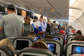 हवाई उडानका क्रममा विद्यार्थीले मास्क लगाउन नमानेपछि उडान रोकियो