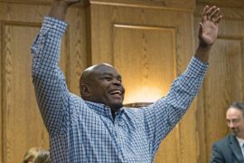 अमेरिकामा विना अपराध २४ वर्ष जेल बसेर छुटे