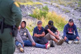 अमेरिका सिमामा आएर एसाइलम खोज्ने कागजबिहीनलाई पुनः मेक्सिको पठाइने